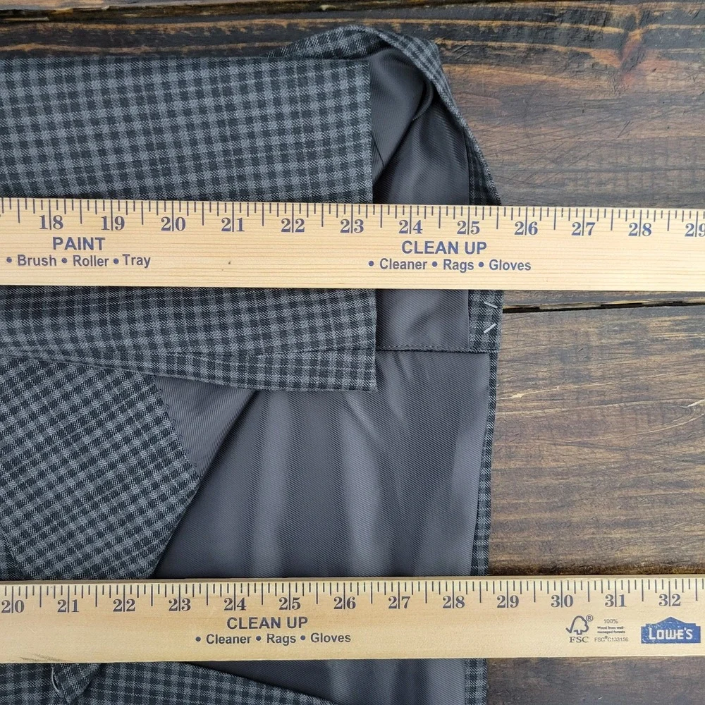 Stafford Men's‎ Sport Coat Blazer Two Button Gray Checked Plaid Poly Blend 36S